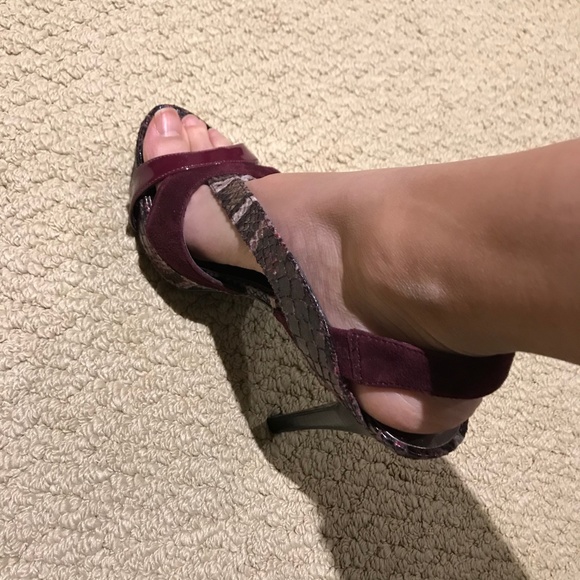 Guess Heels - Picture 6 of 7